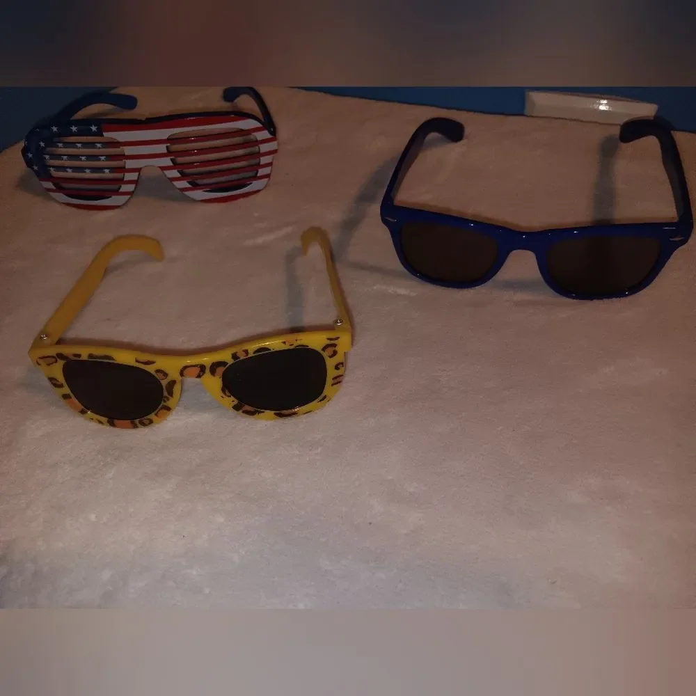 Kids Sunglasses Lot of 3 Pre-owned